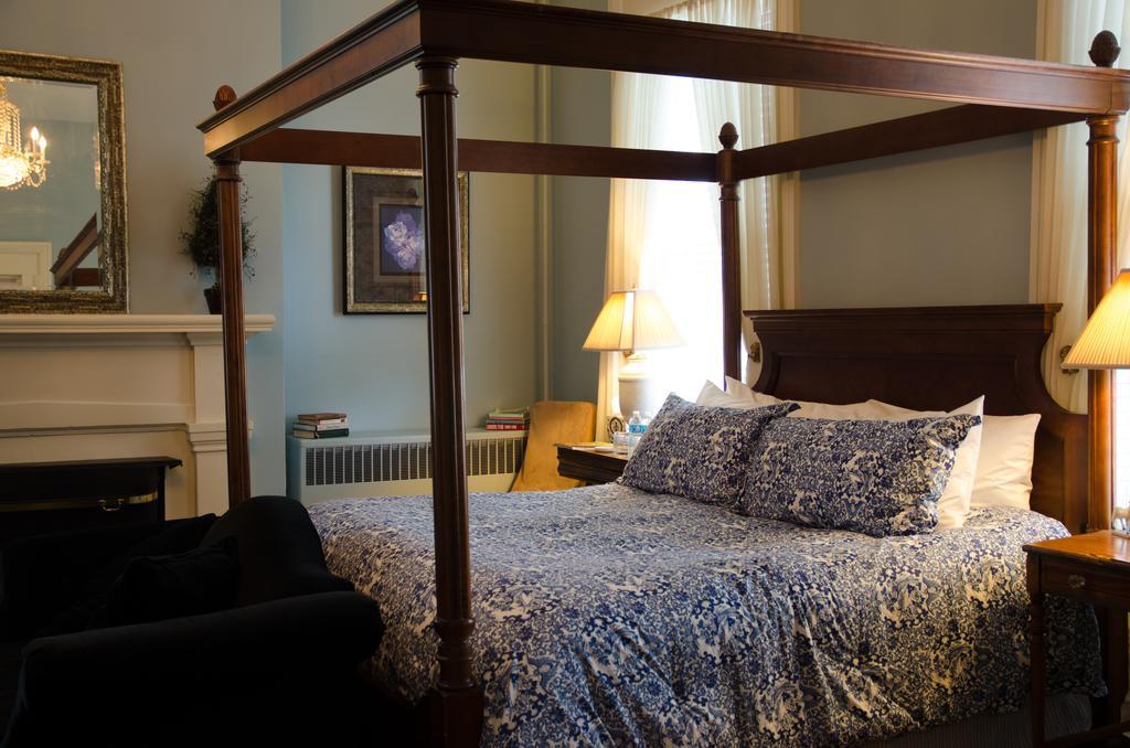 Bourbon Manor Bed & Breakfast Inn Bardstown Pokój zdjęcie